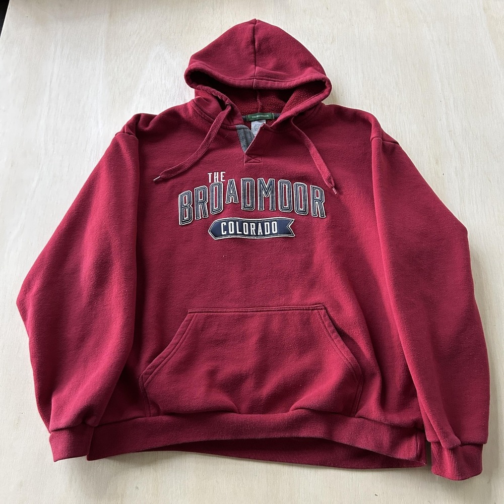 The Broadmoor Hoodie Mens XL Red Fleece Pullover Colorado Graphic Sweatshirt